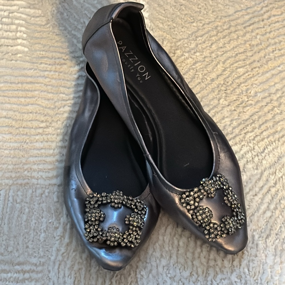 PAZZION Brigette Diamante Embellished Buckle Pointed Toe leather Flats‎ Sz 7